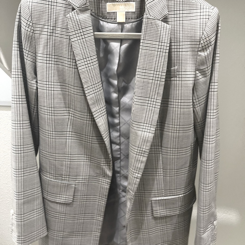 Oversized jacket grey excellent for a business attire or relaxed with jeans